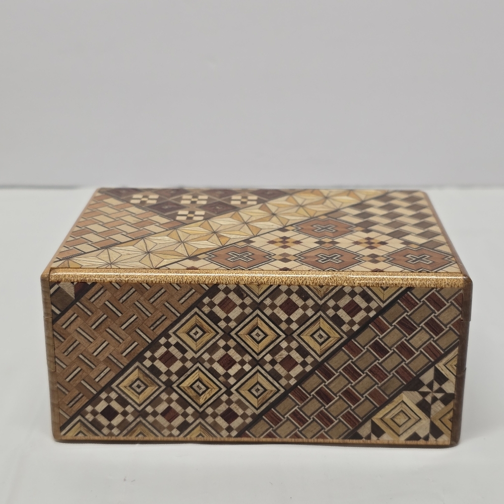 Japanese Wooden Puzzle Secret Box Hakone Yosegi 8-10 Steps Traditional Asian - Picture 7 of 9